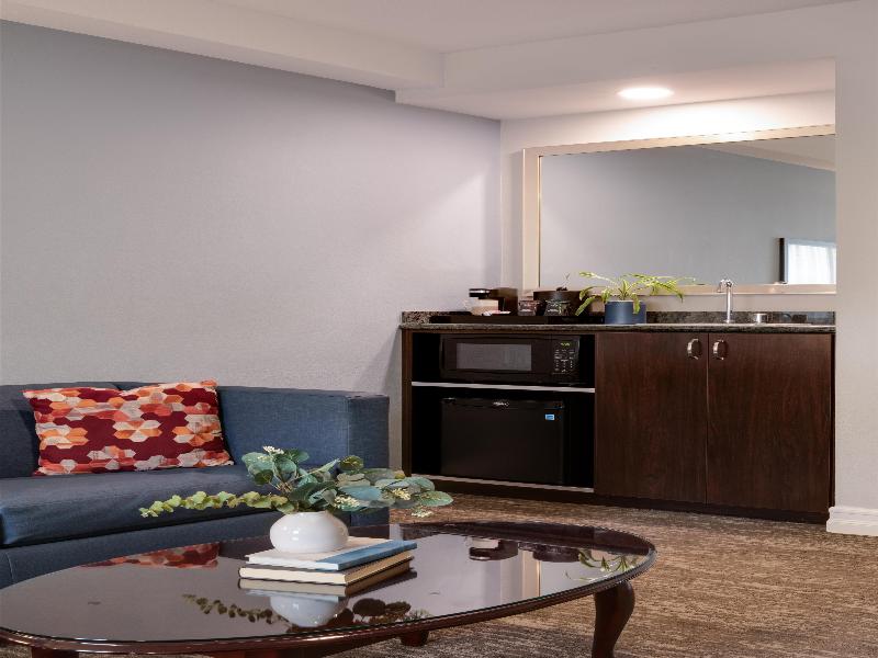 Ayres Suites Mission Viejo image
