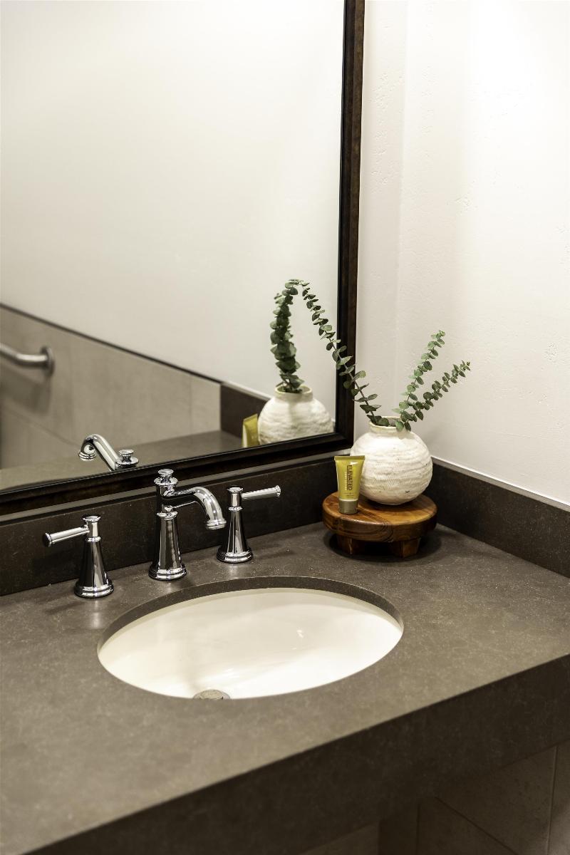 Ayres Hotel Redlands image