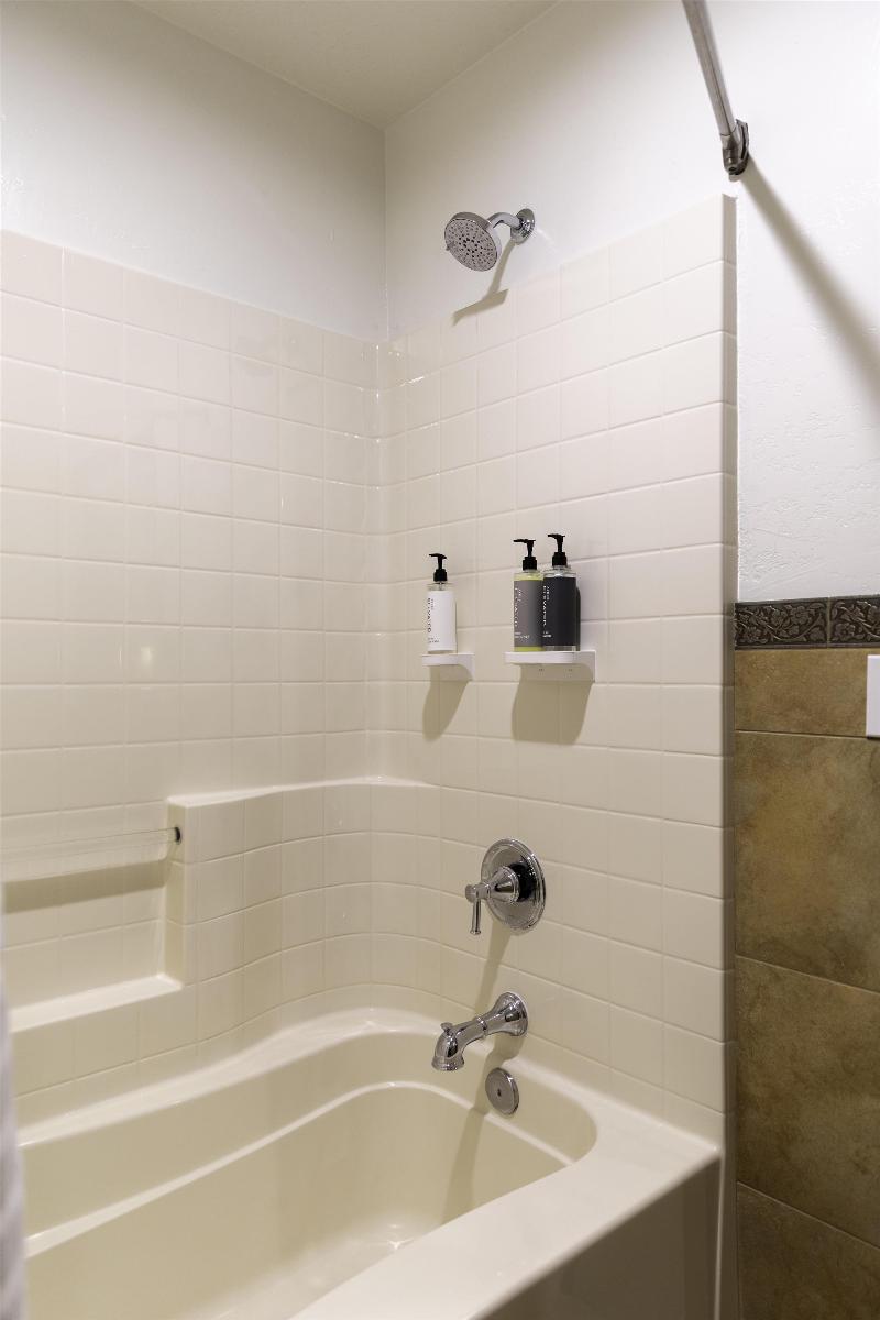 Ayres Hotel Redlands image