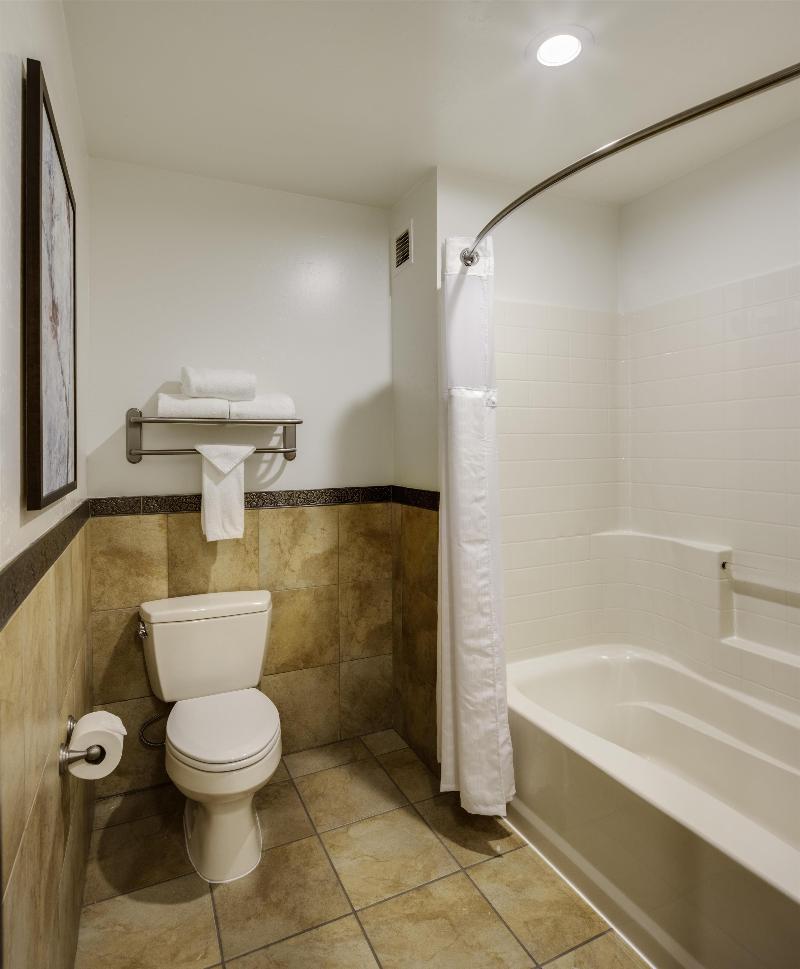 Ayres Hotel Redlands image