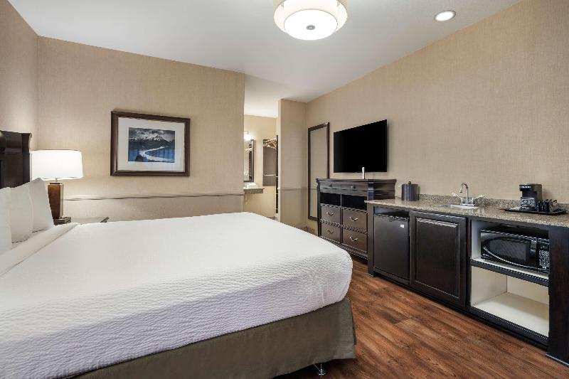 Best Western Corona Hotel & Suites image