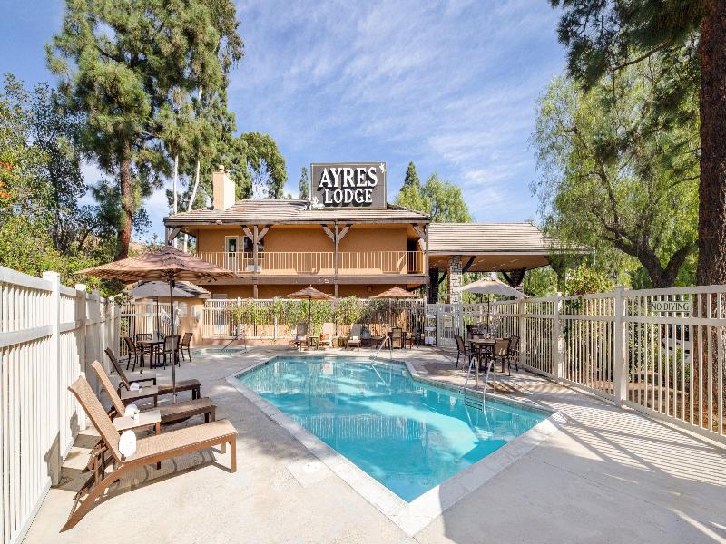 Ayres Lodge Alpine image