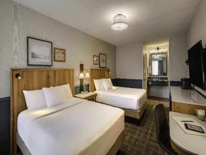 Ayres Lodge Alpine image