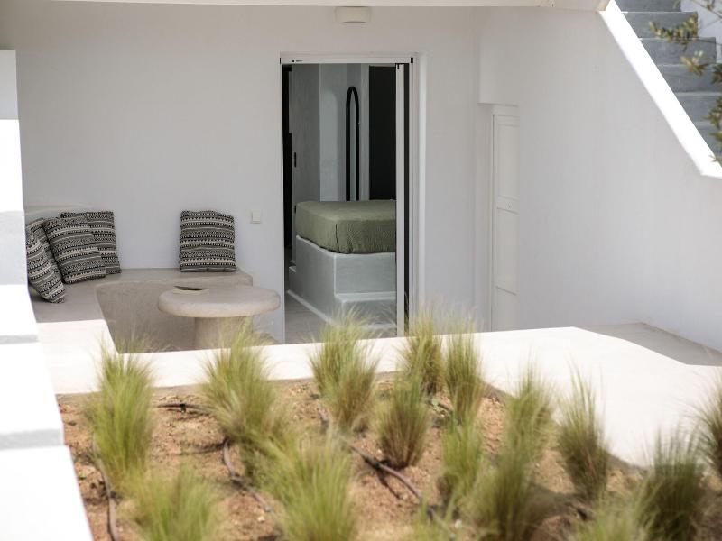 Iphimedeia Apartments & Suites