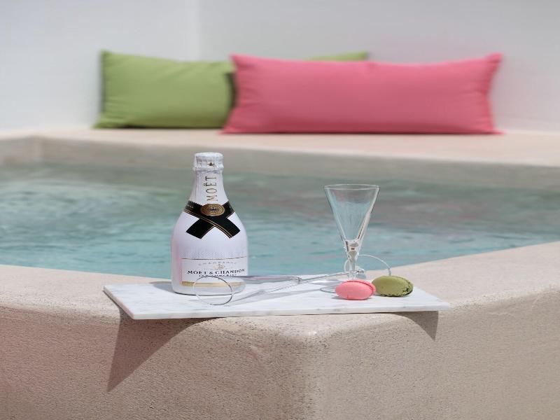 Iphimedeia Apartments & Suites