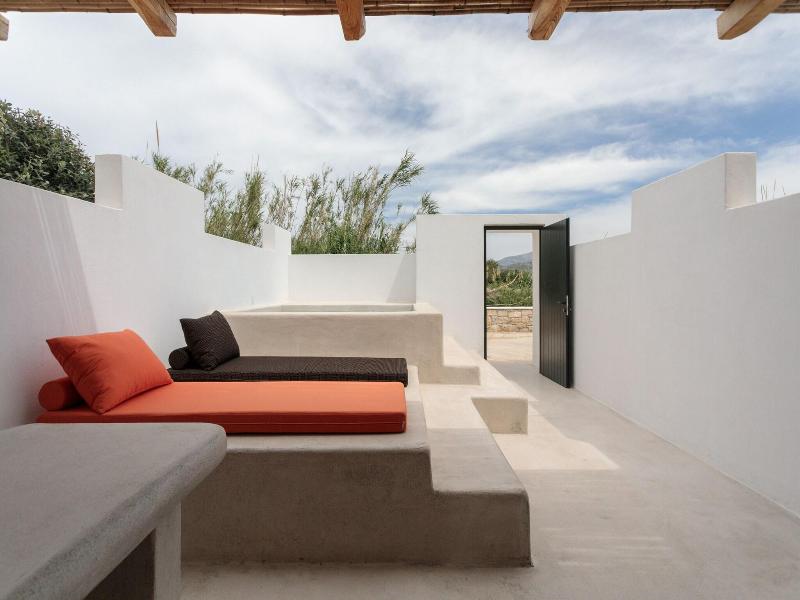 Iphimedeia Apartments & Suites
