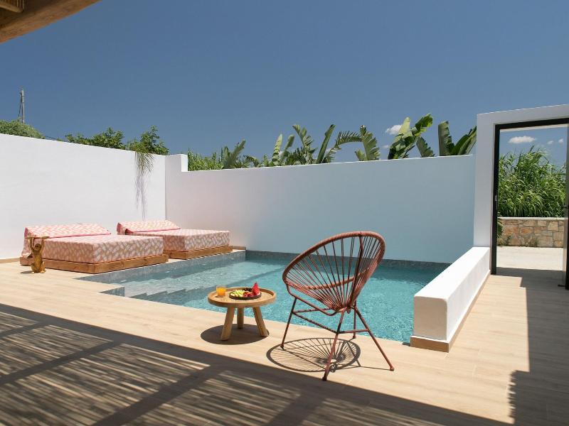 Iphimedeia Apartments & Suites
