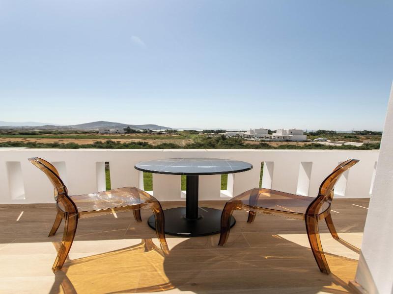 Iphimedeia Apartments & Suites