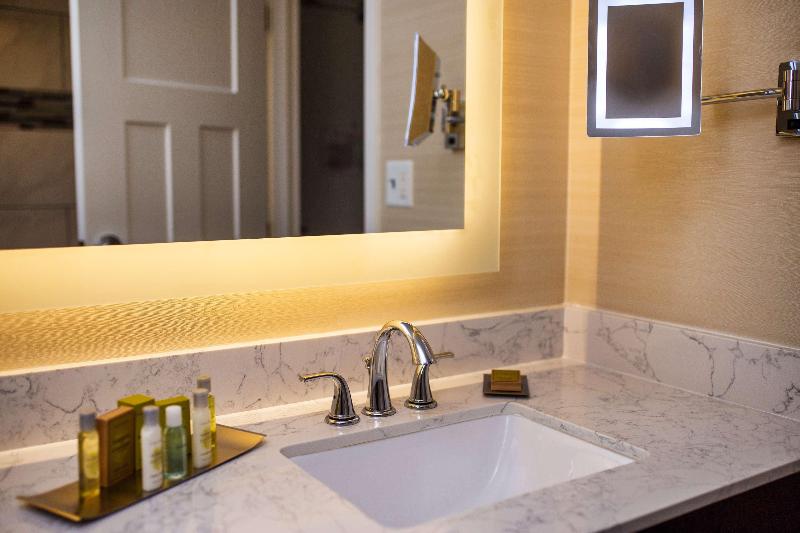 DoubleTree by Hilton Neenah — photo 94