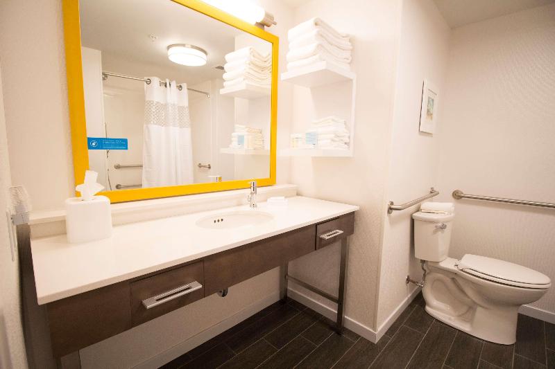 Hampton Inn Decatur Southeast image
