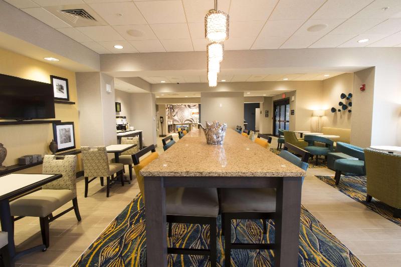 Hampton Inn Decatur Southeast image