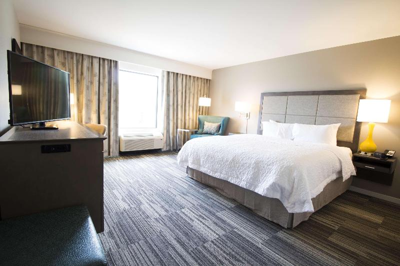 Hampton Inn Decatur Southeast image