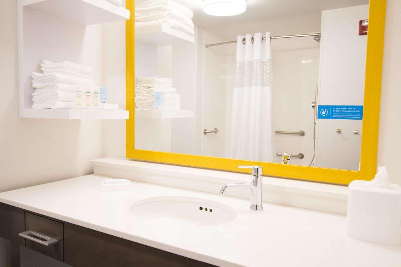 Hampton Inn Decatur Southeast image