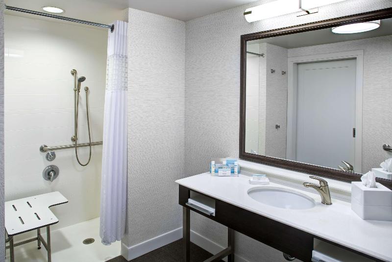 Hampton Inn & Suites Pittsburg Kansas Crossing image