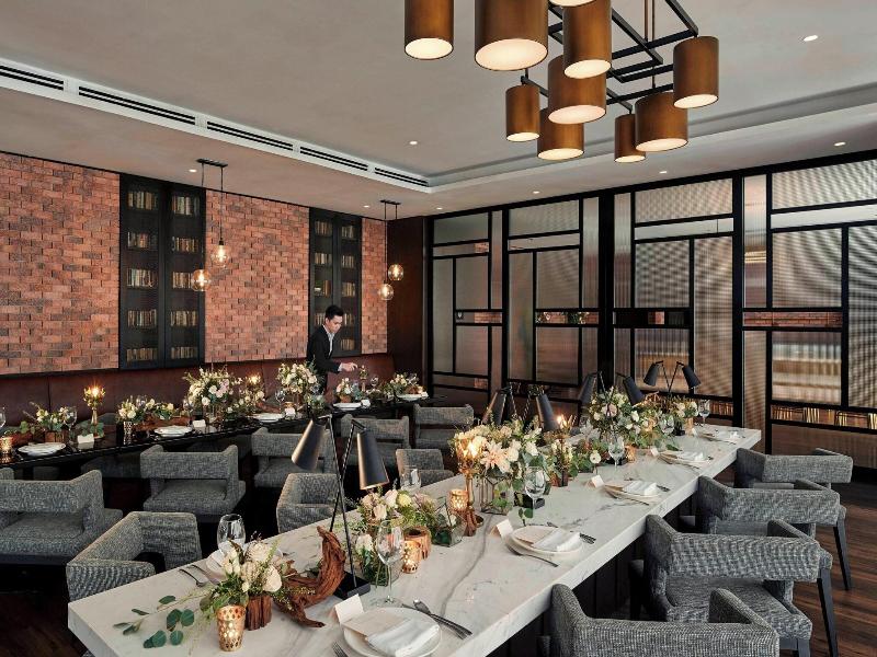 Hotel Stripes Kuala Lumpur, Autograph Collection image