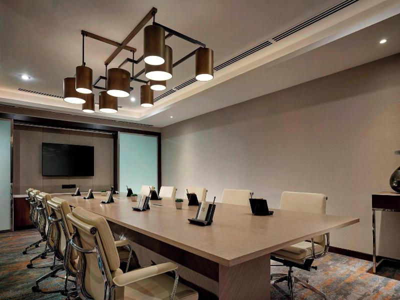 Hotel Stripes Kuala Lumpur, Autograph Collection image
