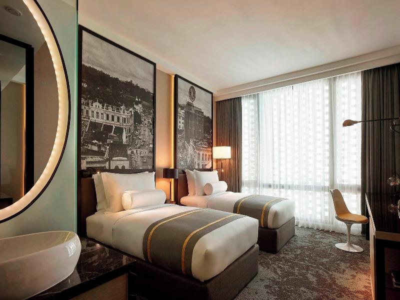 Hotel Stripes Kuala Lumpur, Autograph Collection image
