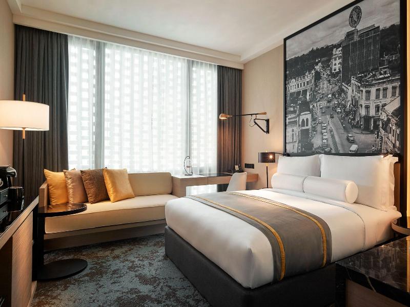 Hotel Stripes Kuala Lumpur, Autograph Collection image