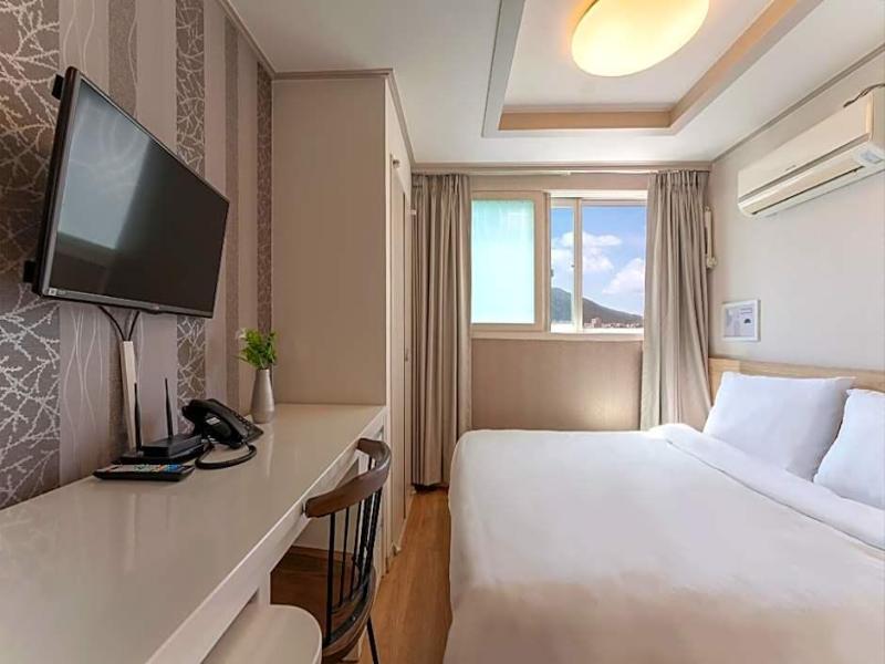 Global Inn Busan Nampodong Hotel image