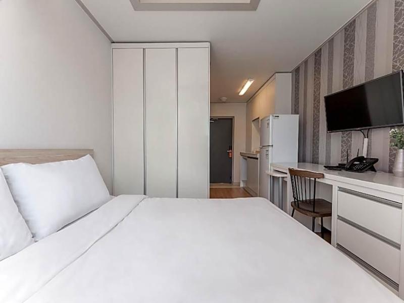 Global Inn Busan Nampodong Hotel image