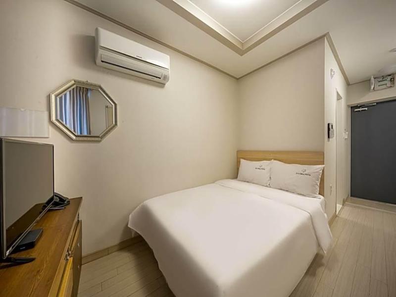 Global Inn Busan Nampodong Hotel image