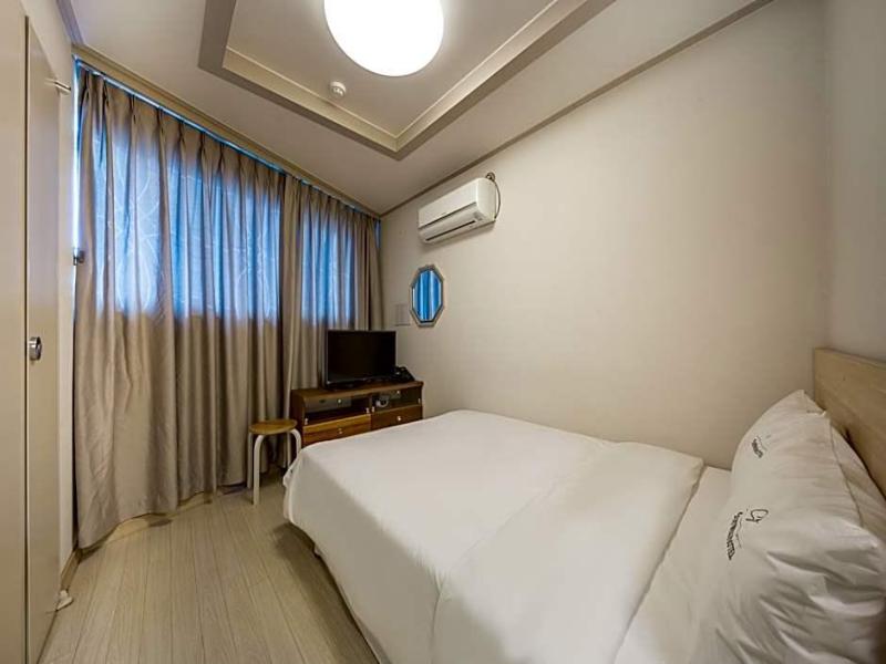 Global Inn Busan Nampodong Hotel image