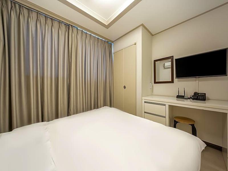 Global Inn Busan Nampodong Hotel image