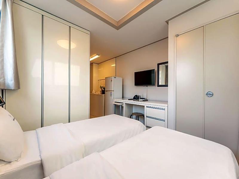 Global Inn Busan Nampodong Hotel image