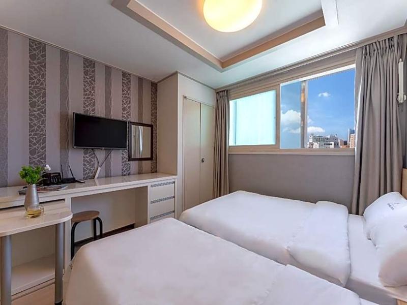 Global Inn Busan Nampodong Hotel image
