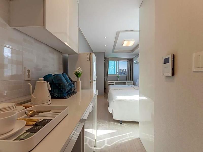 Global Inn Busan Nampodong Hotel image