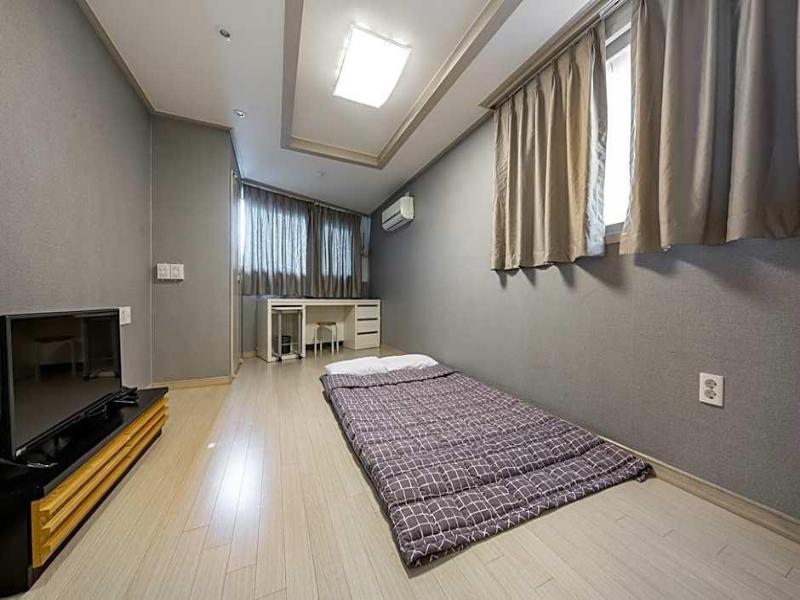 Global Inn Busan Nampodong Hotel image