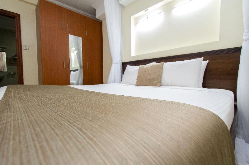 Pinecone Hotel image
