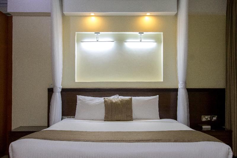 Pinecone Hotel image