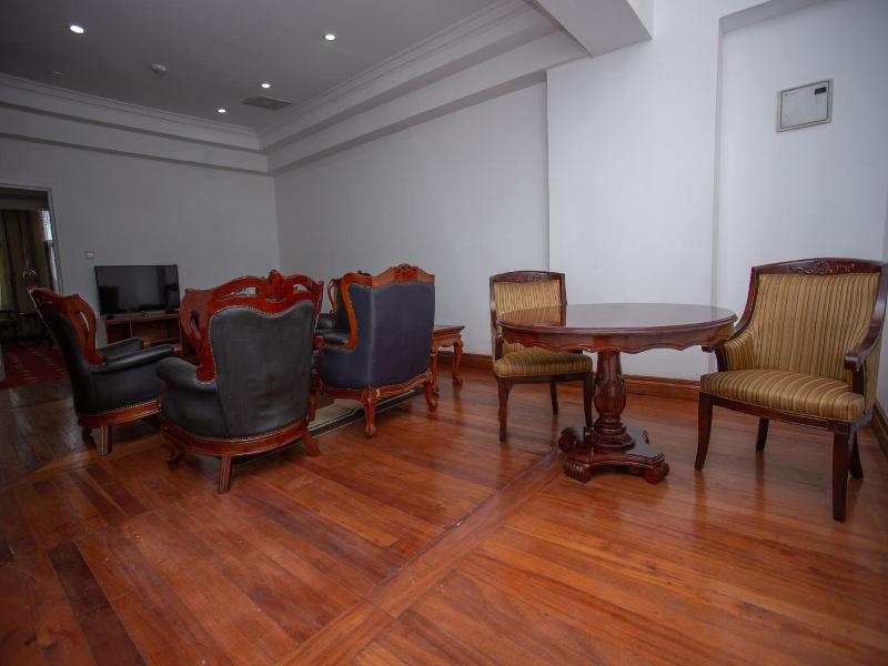 Weston Hotel image