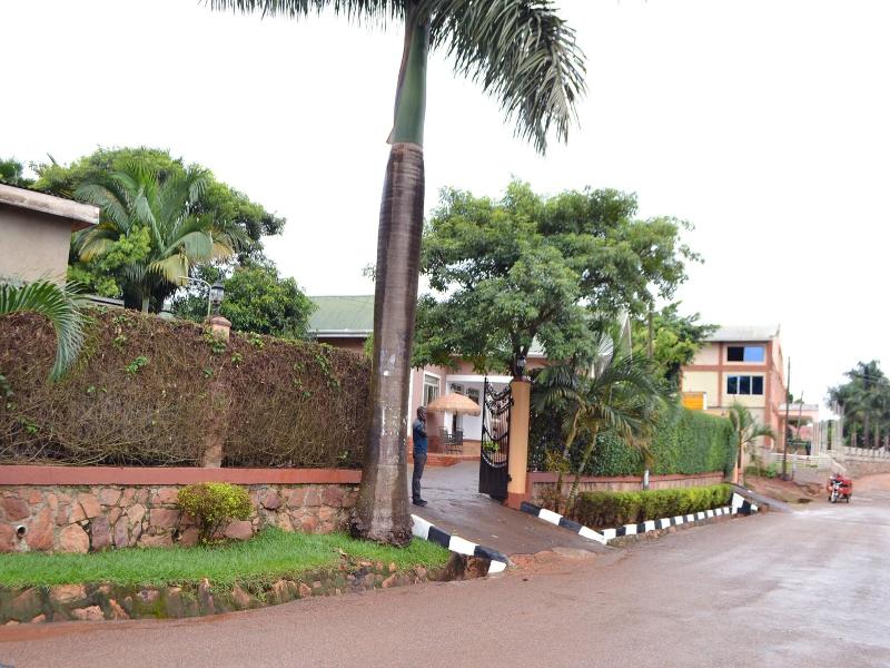 Executive Airport Hotel image