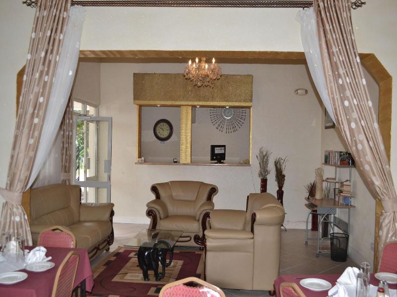 Executive Airport Hotel image