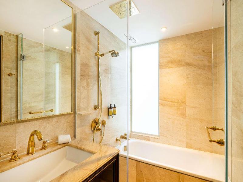 Leonardo Hotel Aldgate - formerly Hotel Saint image