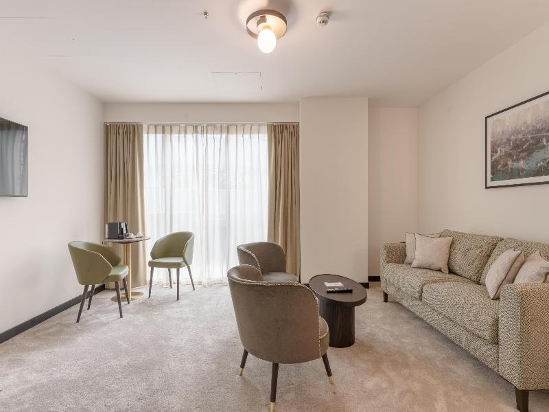 Leonardo Hotel Aldgate - formerly Hotel Saint image