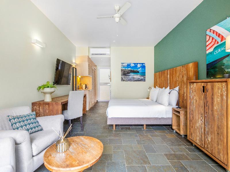Bayside Boutique - Blue Bay Golf & Beach Resort image