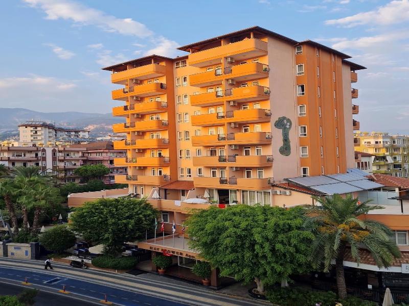 May Flower Aparthotel