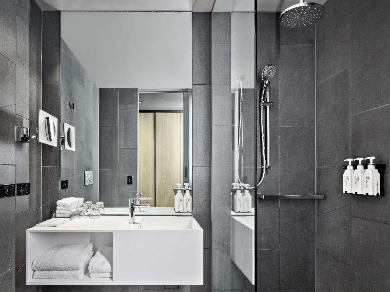 Vibe Hotel Melbourne Docklands image