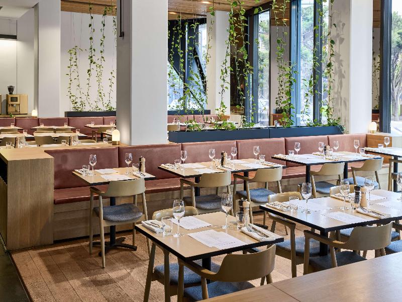 Vibe Hotel Melbourne Docklands image