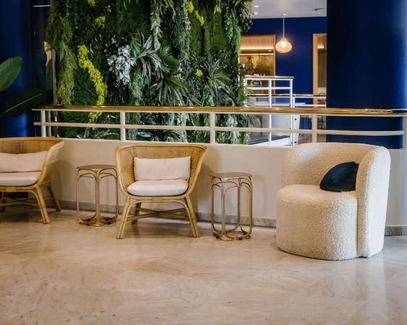 7Hotel & Spa image