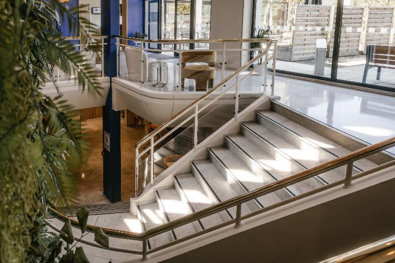 7Hotel & Spa image