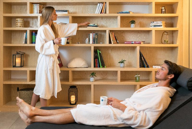 7Hotel & Spa image