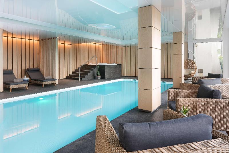 7Hotel & Spa image
