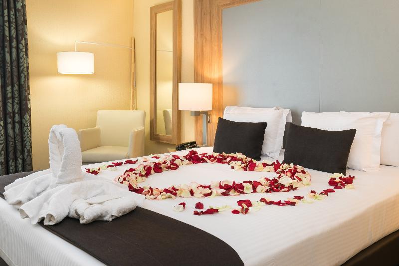 7Hotel & Spa image