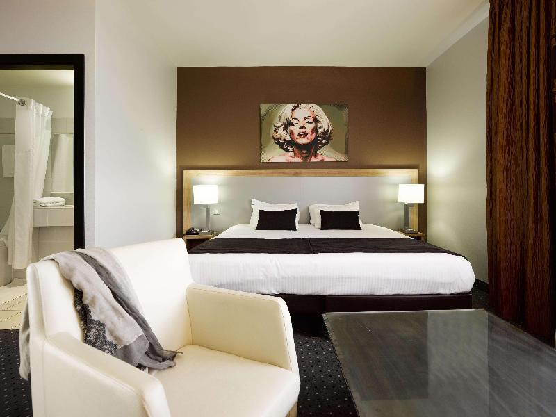 7Hotel & Spa image