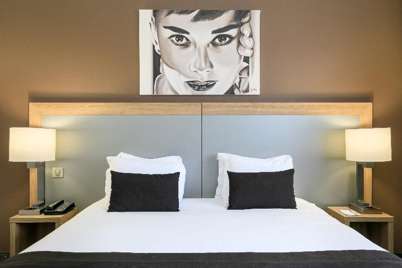 7Hotel & Spa image