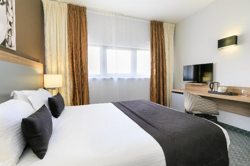 7Hotel & Spa image